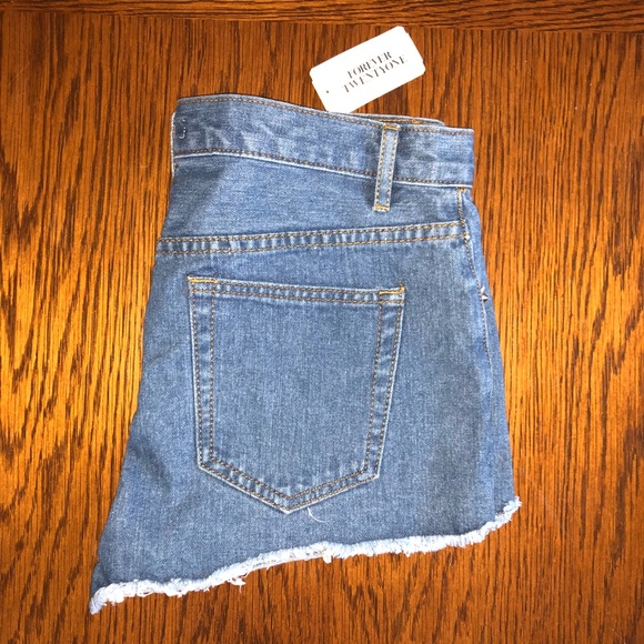 Forever 21 USA Shorts - Picture 2 of 2
